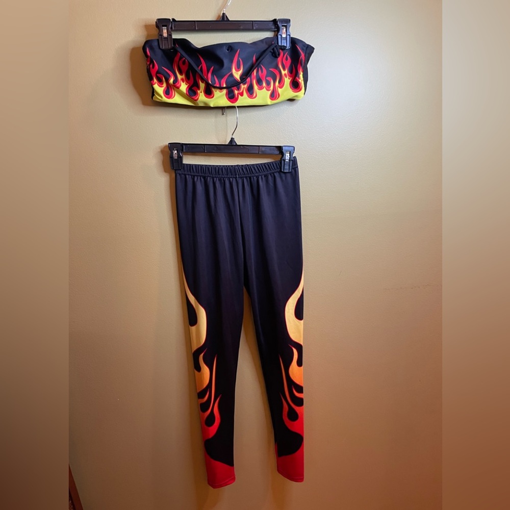 Flames Leggings With Flame Bra Top - S